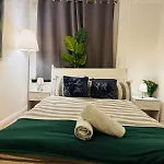 2 Bedroom Flat Hyde Park