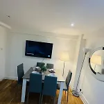 2 Bedroom Flat Hyde Park