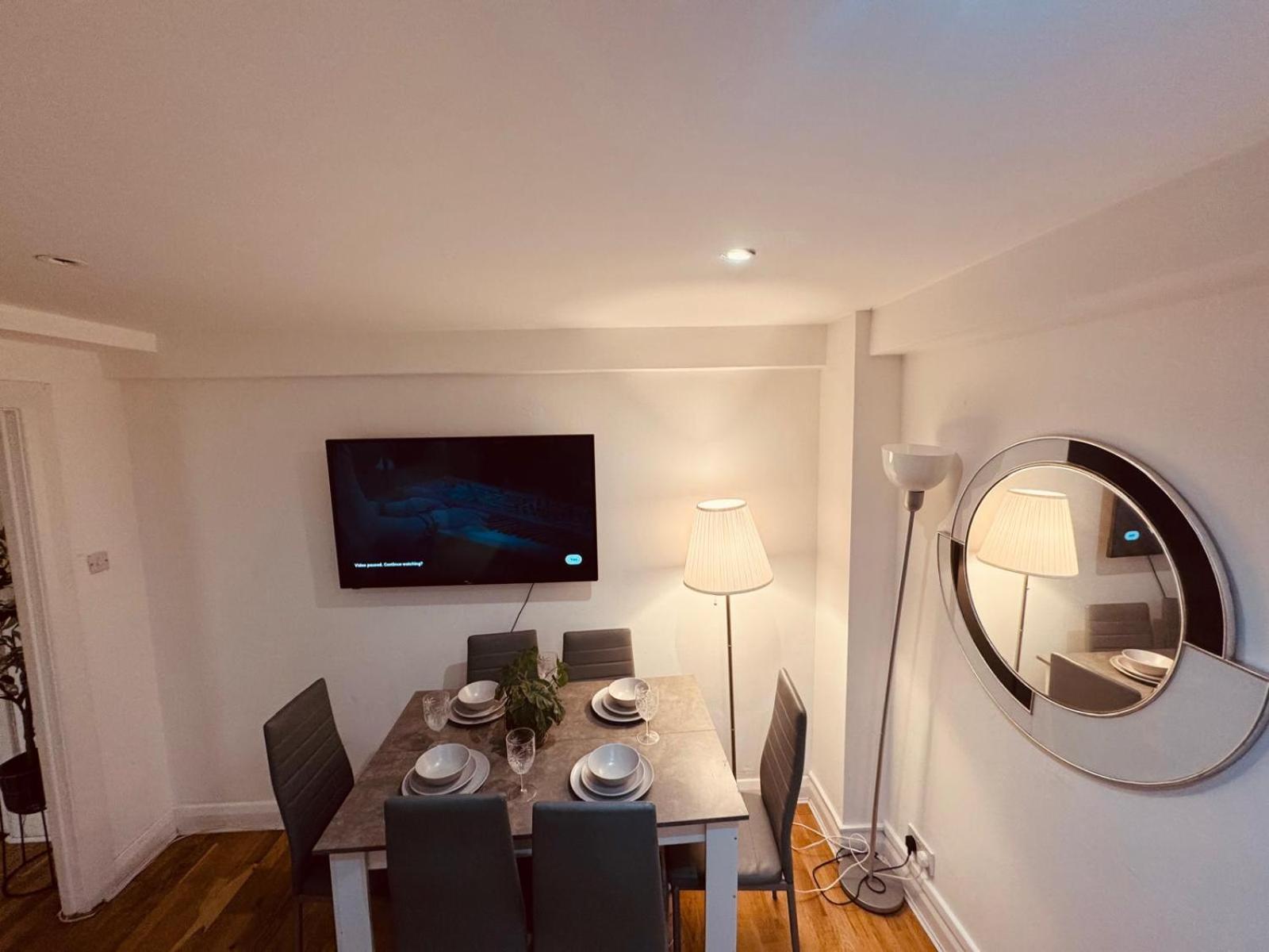 2 Bedroom Flat Hyde Park Appartamento *