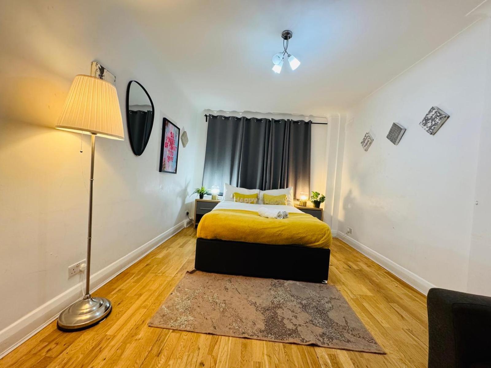 Appartamento 2 Bedroom Flat Hyde Park Londra